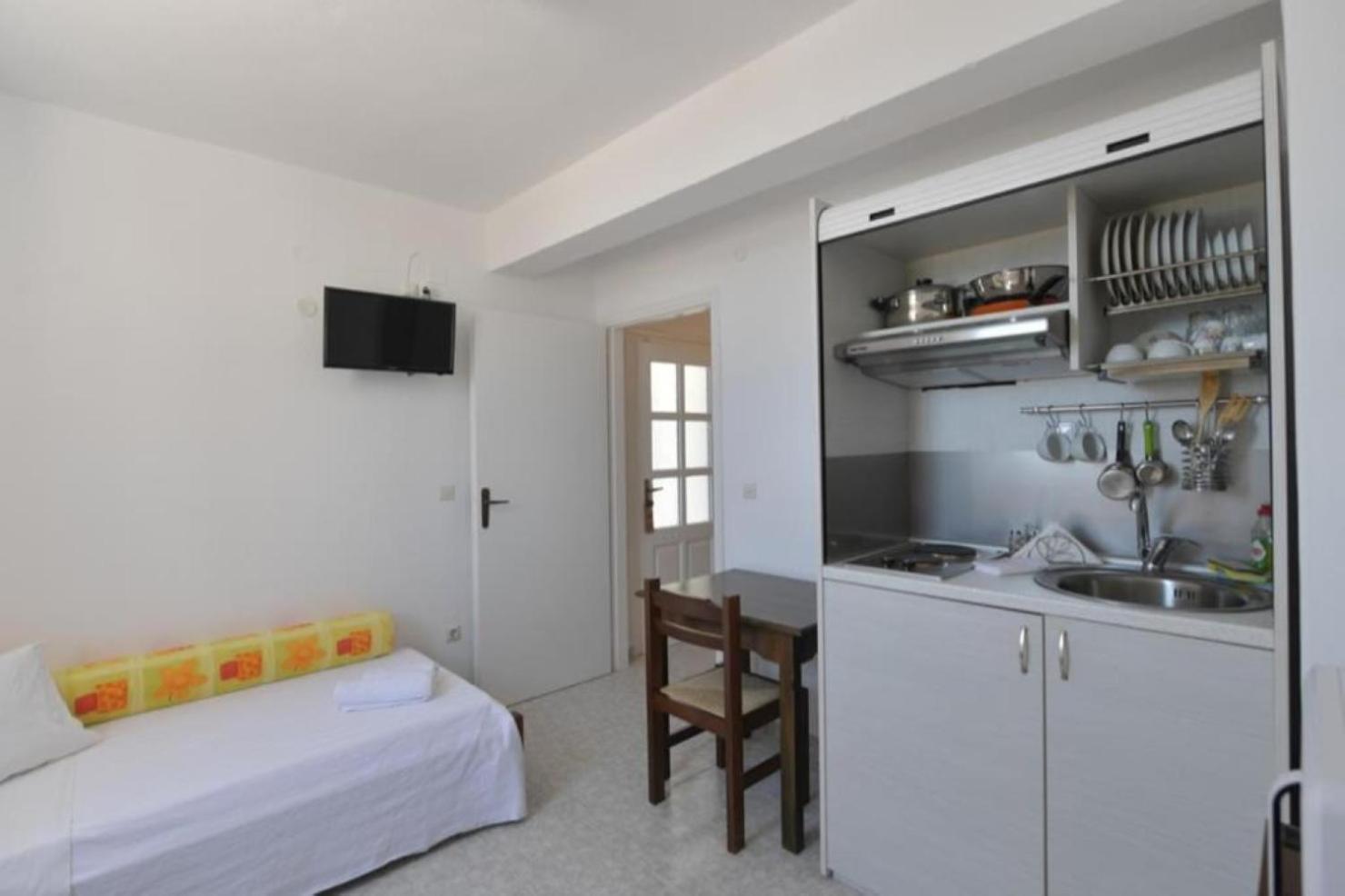 Beachfront Bocamviglies Rooms - Naoussa Bespoke View Номер фото