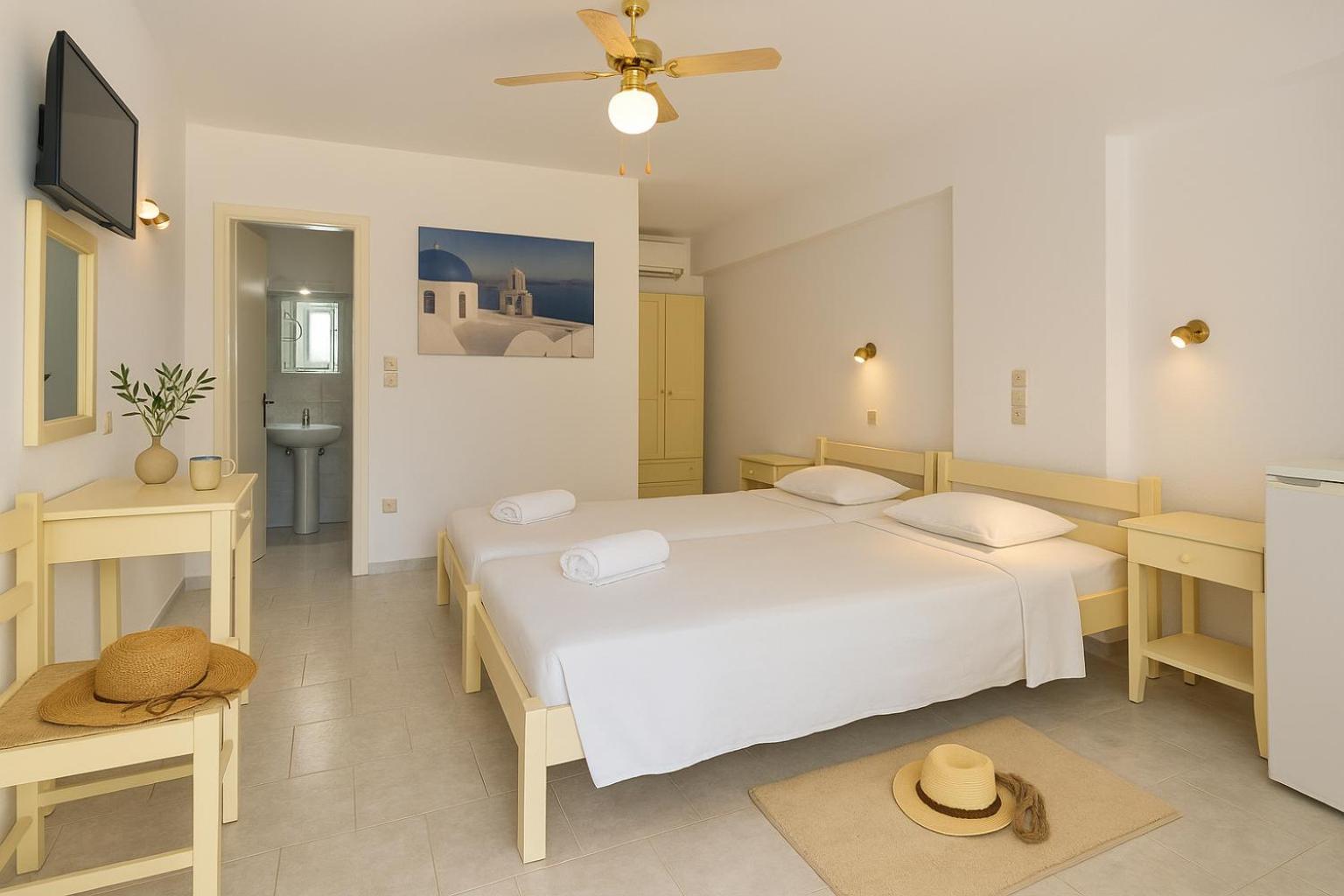 Beachfront Bocamviglies Rooms - Naoussa Bespoke View Экстерьер фото